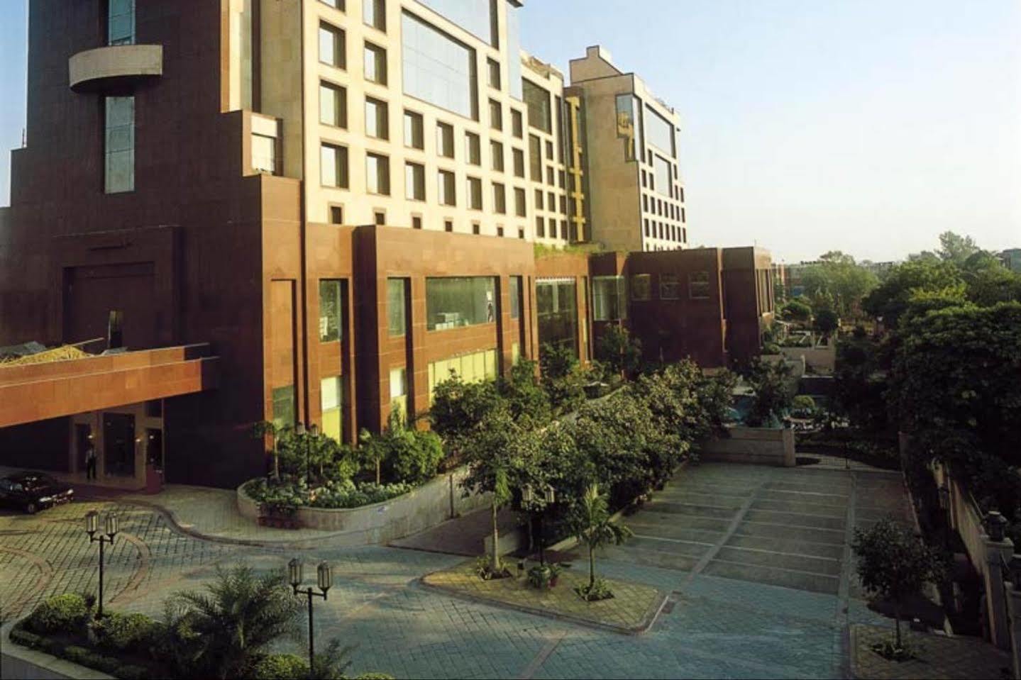 Sheraton New Delhi Hotel Exterior photo